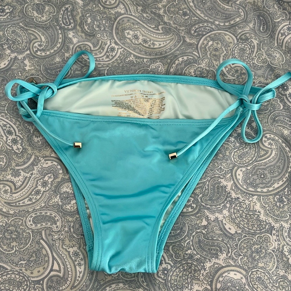 Victoria's Secret bathing suit, bottoms Lg